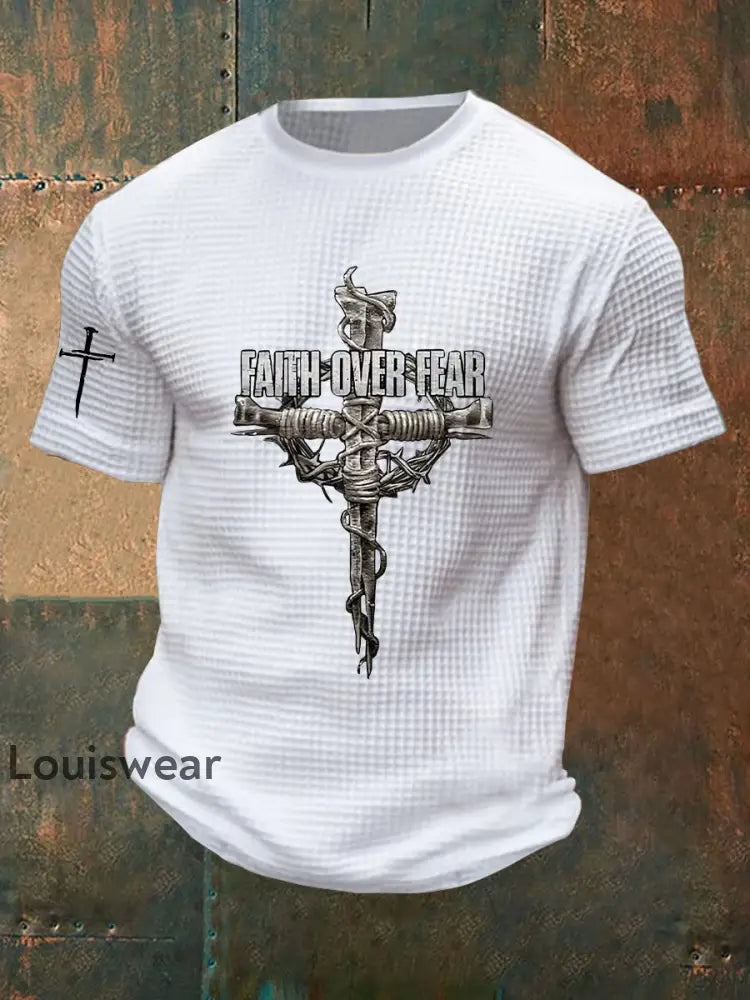 Männer glauben über Angst Kreuz bedrucktes Kurzarm-T-Shirt Weiß / S