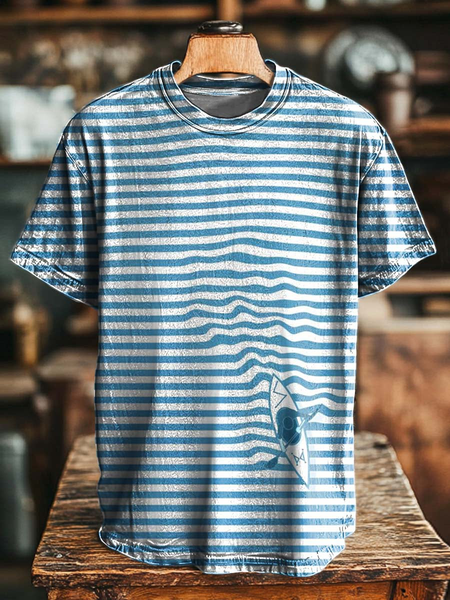 Gestreiftes Kajak-Print-Kurzarm-T-Shirt