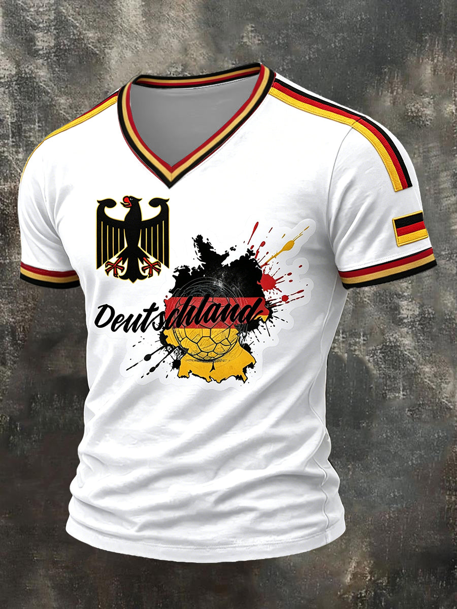 Herrenweißes, lässiges Jersey-T-Shirt mit V-Ausschnitt und deutschem Fußball-Print