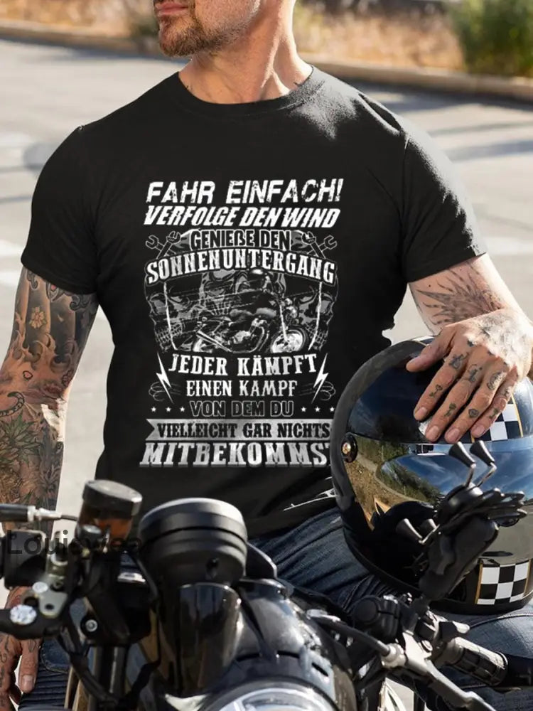 Herren Motorrad fahrer verfolge den Wind bedrucktes Kurzarm-T-Shirt Schwarz / S