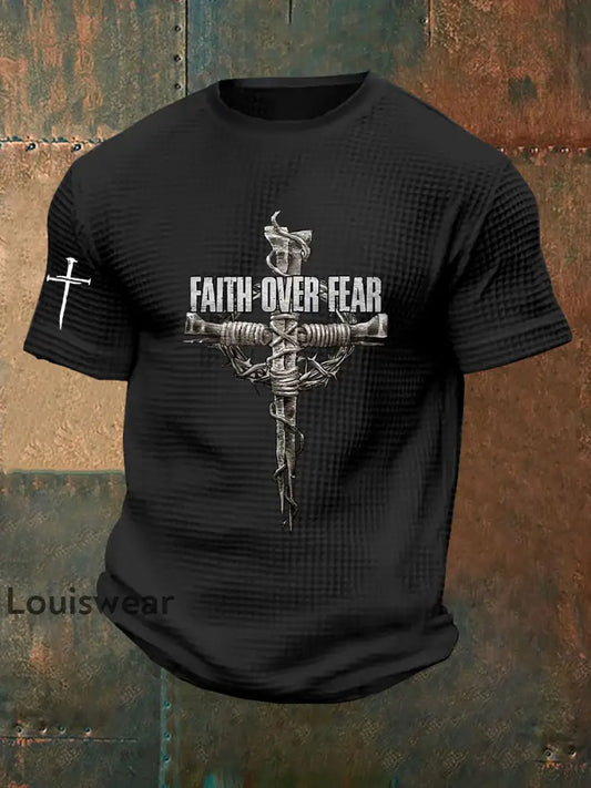 Männer glauben über Angst Kreuz bedrucktes Kurzarm-T-Shirt Schwarz / S