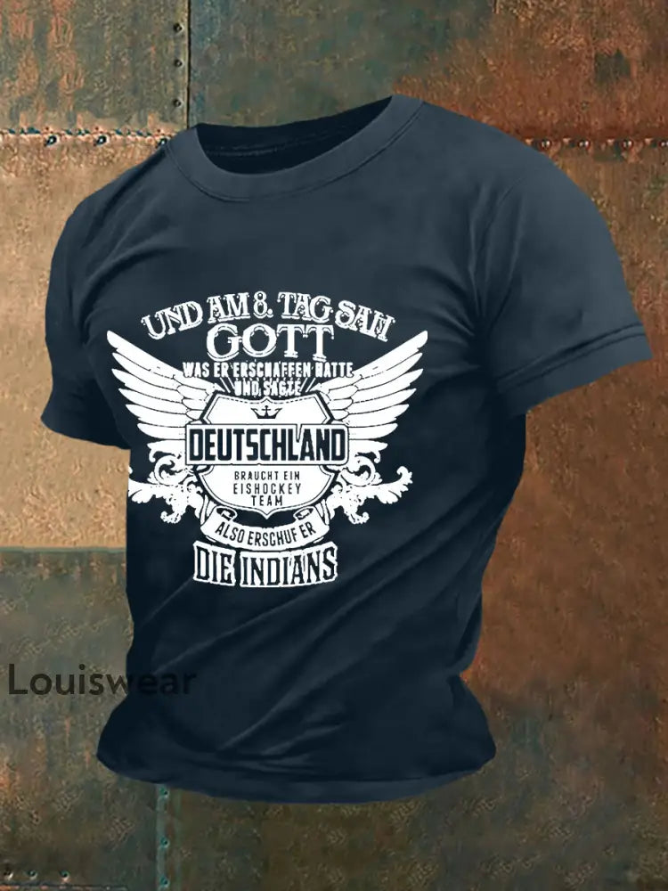 Männer Und Am 8. Tag Sah Gott Was Erschaffen Hatte Und Sage Die Deutschland Braucht Kurzarm-T-Shirt Marineblau / S