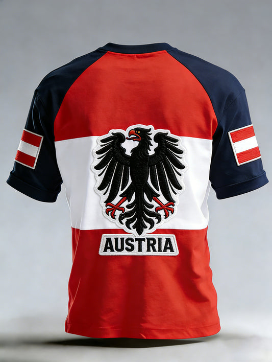 Herren-T-Shirt mit künstlerischem Print zum Thema österreichische Flagge