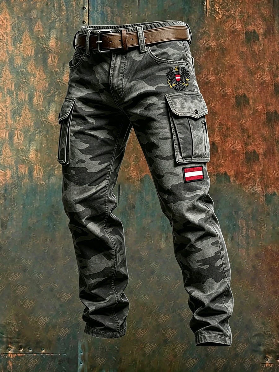 Herren-Camouflage-Cargohose mit verwaschenen Print-Details