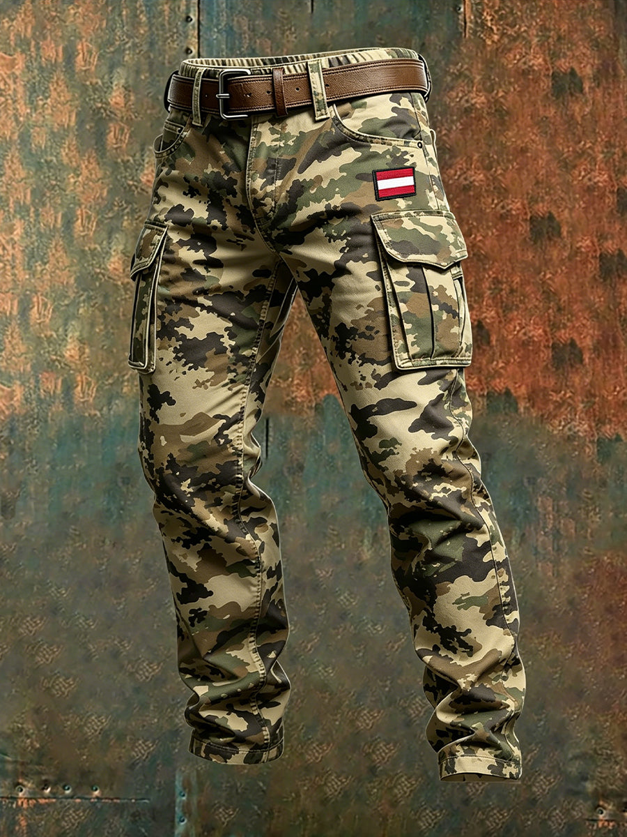 Herren-Camouflage-Cargohose mit verwaschenen Print-Details