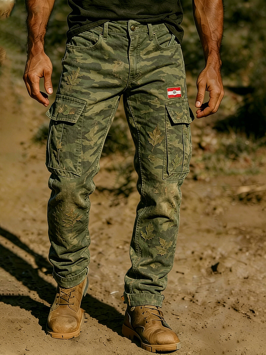 Herren-Cargohose mit zerrissenem Blatt-Camouflage-Print