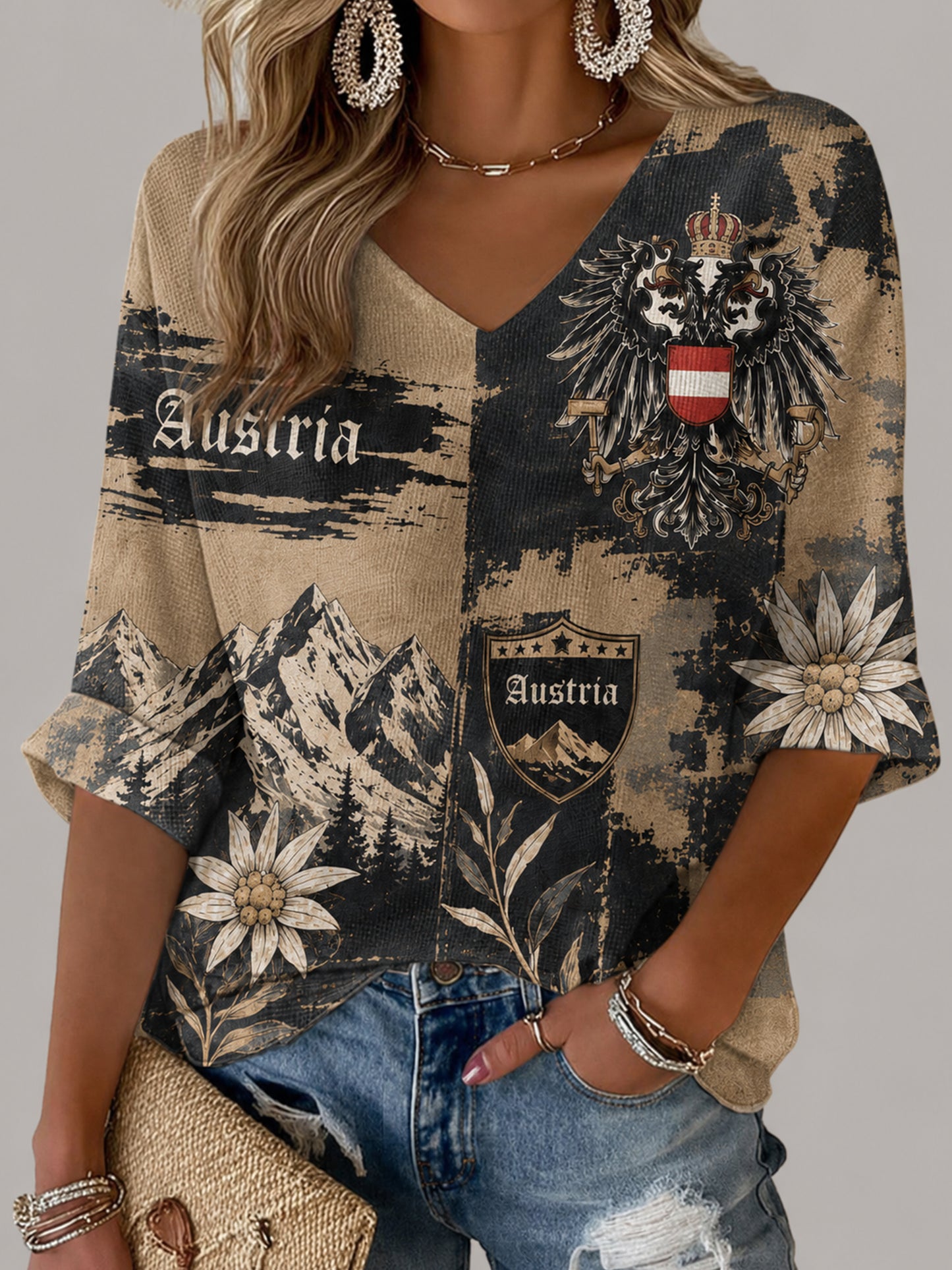 Damen-Top mit österreichischer Edelweiß-Flaggenprint und V-Ausschnitt