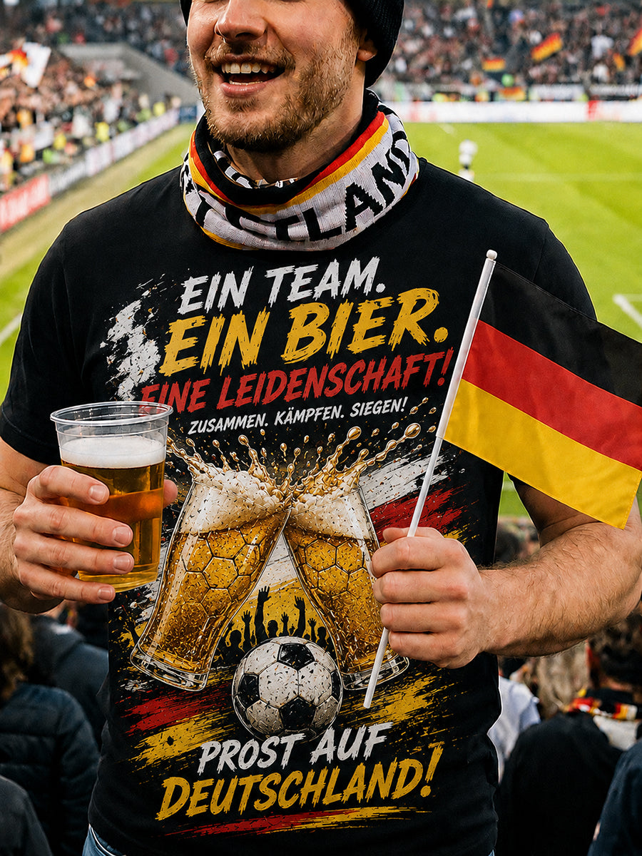 Herren-T-Shirt mit Grafik: Deutscher Fußball und Bier-Grüße