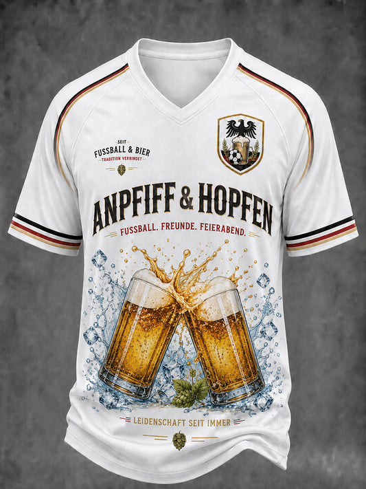 Männer deutscher Fußball und Bier Prost Grafik T-Shirt mit V-Ausschnitt