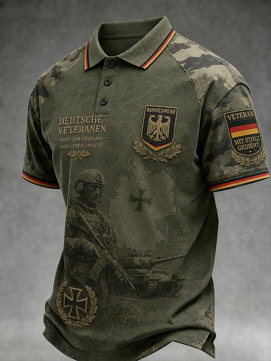 Herren-Poloshirt mit kurzen Ärmeln und vintage Militär-Print