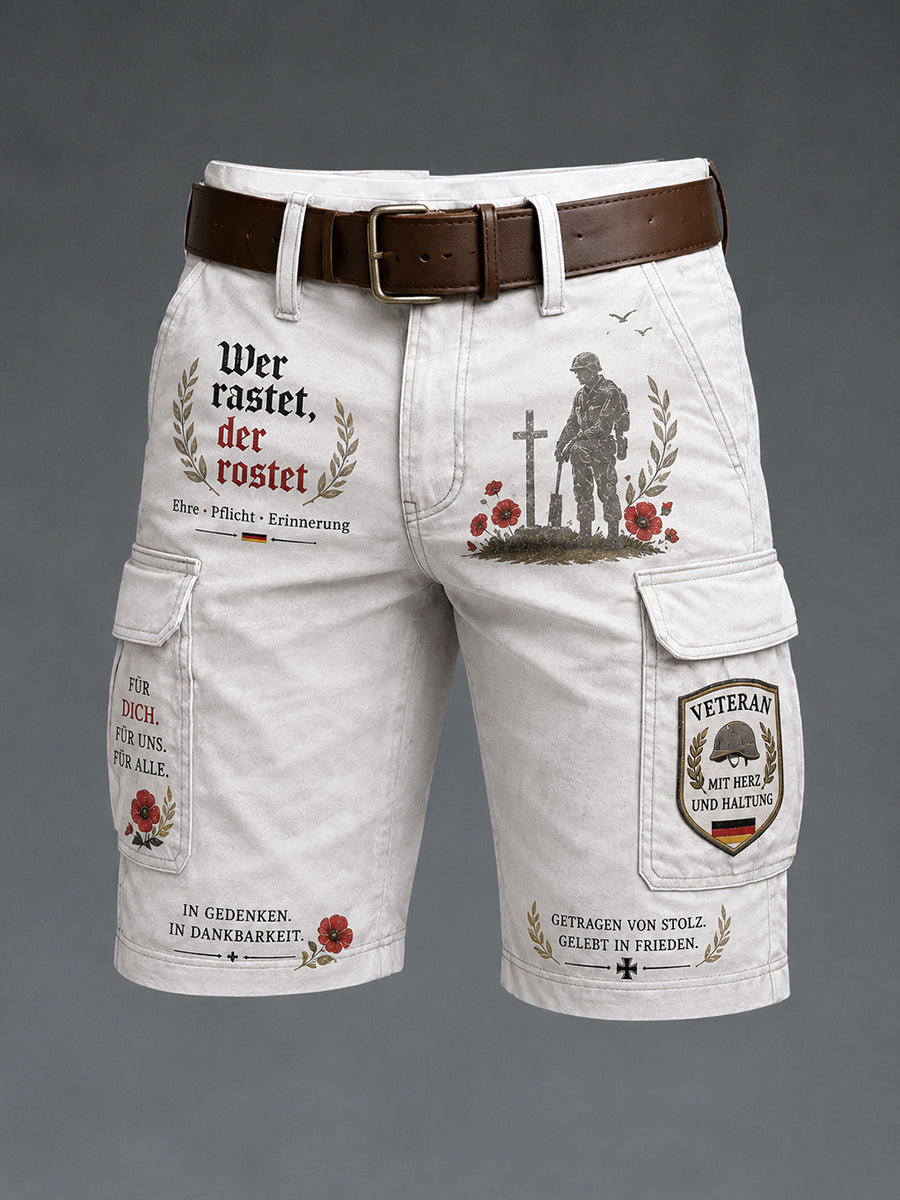 Herren-Cargo-Kurzhose im Vintage-Stil mit militärinspiriertem Print
