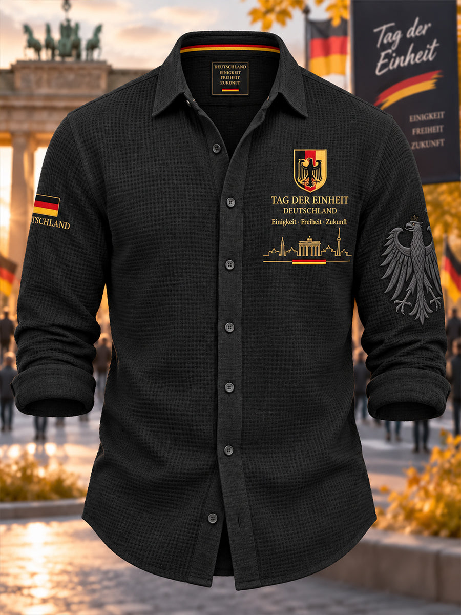 Grafisches Waffelstrick-Langarmshirt zur Erinnerung an den Tag der Einheit der Männer
